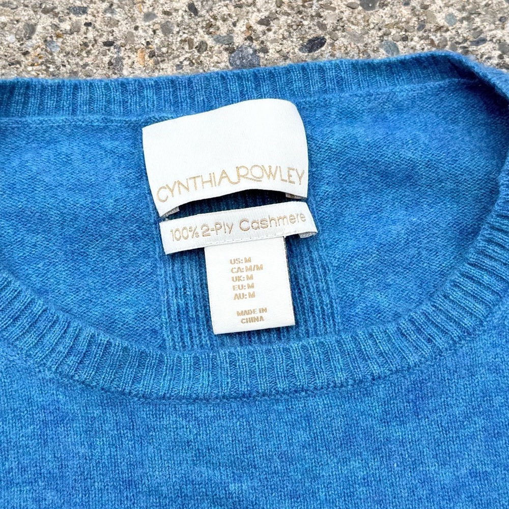 Cynthia Rowley Vibrant Blue Crew Neck Sweater super soft and cozy size M - Picture 3 of 7